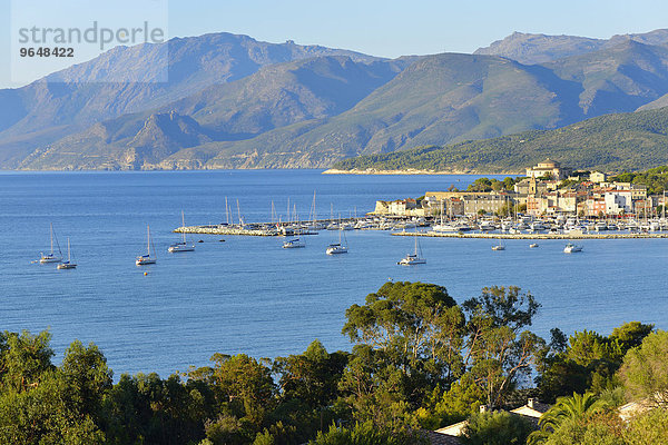 Die Bucht von Saint-Florent  Cap Corse hinten  Saint Florent  Haute-Corse  Korsika  Frankreich  Europa