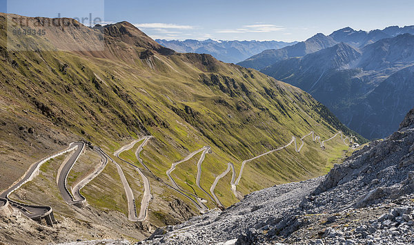 Passstraße zum Stilfser Joch  Alpenstraße  Ostrampe  Nationalpark Stilfser Joch  Stelvio  Südtirol  Trentino-Alto Adige  Italien  Europa