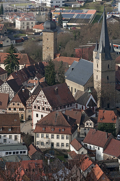 Ausblick auf den Zeiler Marktplatz mit der Kirche St. Michael  Zeil am Main  Unterfranken  Bayern  Deutschland  Europa