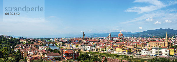 Stadtpanorama mit Kathedrale von Florenz  Palazzo Vecchio  Ponte Vecchio  UNESCO-Weltkulturerbe  Florenz  Toskana  Italien  Europa
