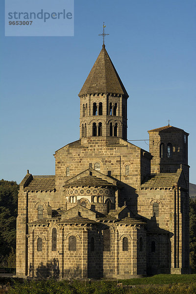 Romanische Kirche von Saint Nectaire  Département Puy-de-Dôme  Auvergne  Frankreich  Europa