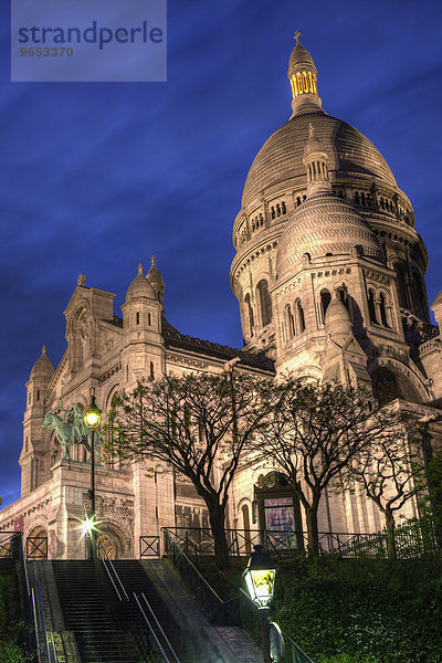 Sacré Coeur am Abend  Montmartre  Paris  Frankreich  Europa