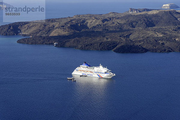 Kreuzfahrtschiff LOUIS CHRISTAL  162m lang  Santorin  Kykladen  Ägäis  Mittelmeer  Griechenland  Europa