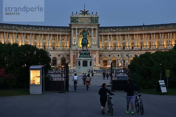 Hofburg am Heldenplatz mit Erzherzog Karl Reiterdenkmal  Innere Stadt  Wien  Österreich  Europa
