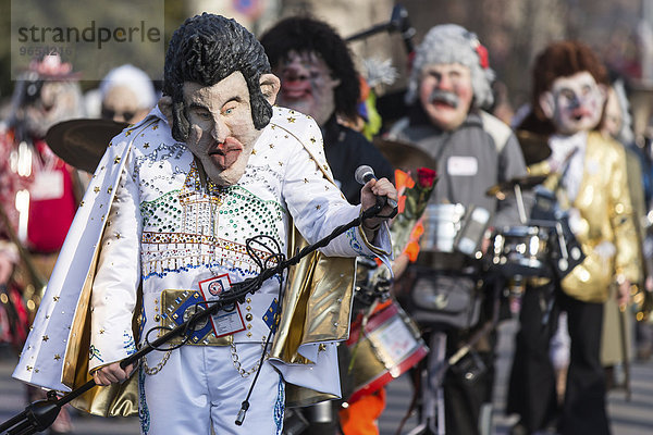 Tambourmajor als Elvis beim Fasnachtsumzug der Mättli-Zunft  Littau  Luzern  Schweiz  Europa