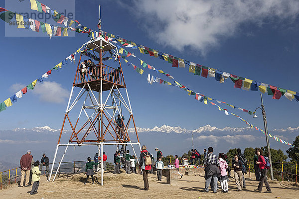 Der Tower bei Nagarkot mit Ausblick auf die Berge des Himalaya  Nepal  Asien