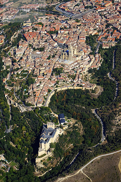 Luftbild Segovia vom Alcazar bis zum Aquädukt  Segovia  Kastilien und León  Spanien  Europa