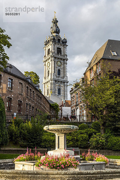 Historische Altstadt mit Belfried  UNESCO Weltkulturerbe  Place Saint-Germain  Mons  Hainaut  Belgien  Europa