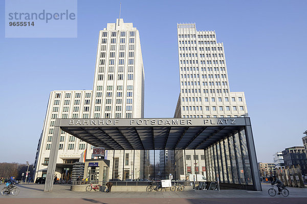 Potsdamer Platz  Beisheim Center mit Hotel Ritz Carlton und Eingang zum Bahnhof  Berlin  Deutschland  Europa