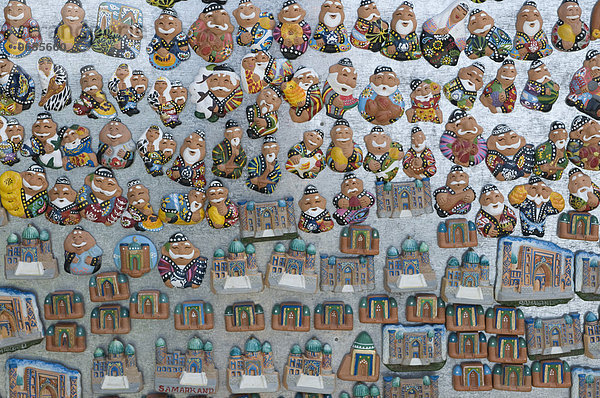 Kleine Figuren zum Verkauf  Samarkand  Usbekistan  Zentralasien  Asien
