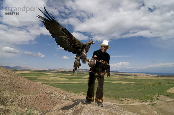 Adler  Greifvogeljäger  Issy Köl  Kirgisistan  Zentralasien