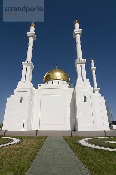 Islamisches Zentrum und Nur-Astana-Moschee  Astana  Kasachstan  Zentralasien  Asien