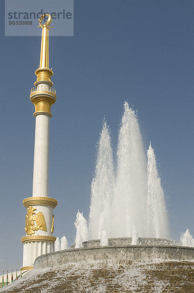 Turkmenisches Unabhängigkeitsdenkmal  Aschgabat  Turkmenistan  Zentralasien  Asien