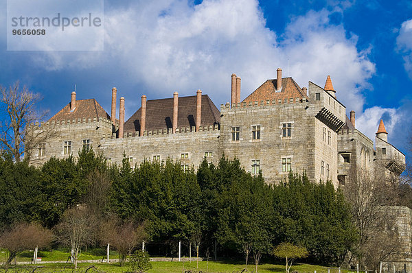 Burg von Guimarães  Guimaraes  Portugal  Europa