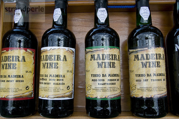 Typische Flaschen mit Madeirawein  Monte  Madeira  Portugal  Europa