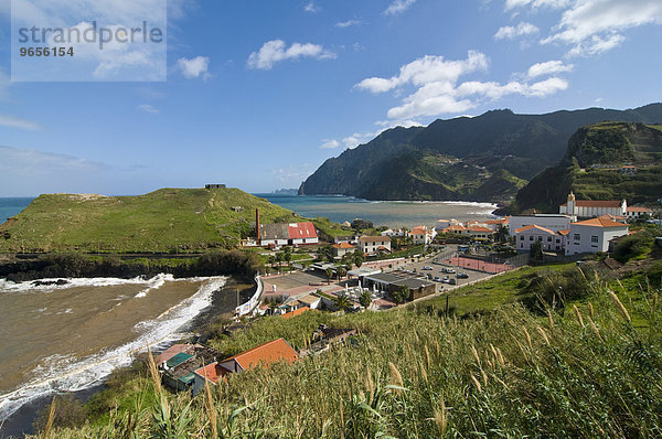 Bucht von Porto Da Cruz an der Nordküste  Madeira  Portugal  Europa