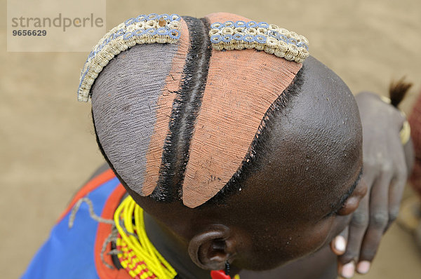 Kopfschmuck eines Mannes vom Stamm der Oromote  südliches Omotal  Südäthiopien  Äthiopien  Afrika
