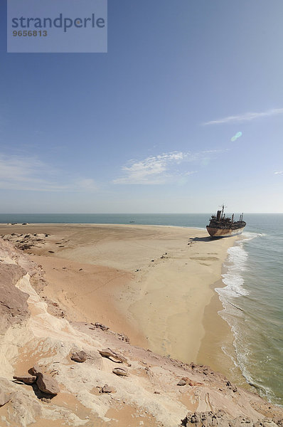 Gestrandetes Fährschiff am Ufer des Cap Blanc  Nouadhibou  Mauretanien  nordwestliches Afrika  Afrika