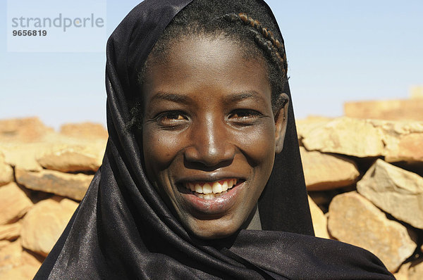 Hübsches muslimisches Mädchen  Portrait  Chinguetti  Mauretanien  nordwestliches Afrika  Afrika