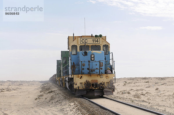 Eisenerzzug von Zouerat  der längste und schwerste Zug der Welt  Nouadhibou  Mauretanien  nordwestliches Afrika  Afrika