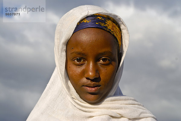 Junges christliches Mädchen  Porträt  in Lalibela  Äthiopien  Afrika