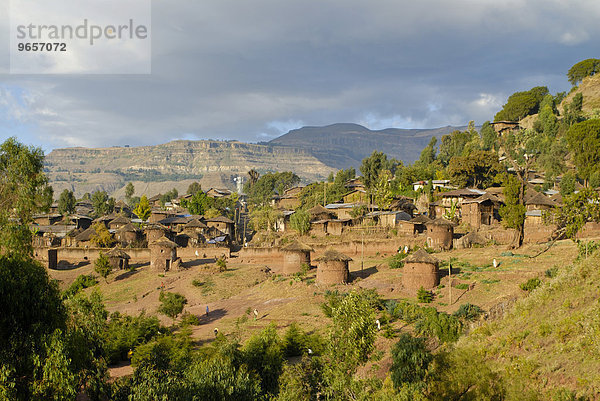 Traditionelle Häuser in Lalibela  Äthiopien  Afrika