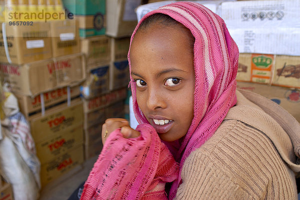 Junges Mädchen in Harar  Äthiopien  Afrika