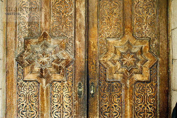 Eingangsportal an einem alten Haus in Kairo  Ägypten  Afrika