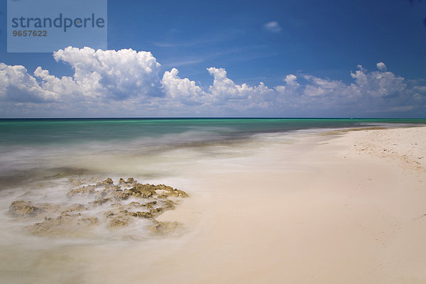 Karibikstrand  bei Playa del Carmen  Quintana Roo  Mexiko  Nordamerika
