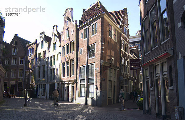 Oudekerksplein und Enge Kerk Straat im Rotlichtviertel von Amsterdam  Niederlande  Europa