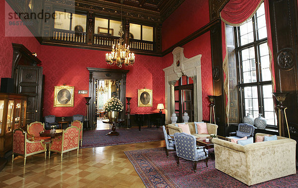 Das SCHLOSSHOTEL-GRUNEWALD in Berlin: Die Lobby des Hotels.