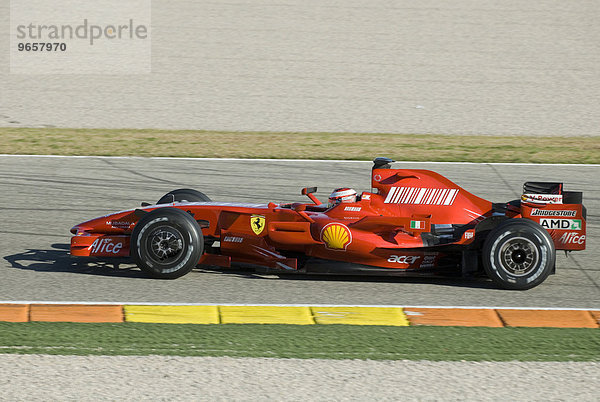 Kimi RAEIKKOENEN  Finnland  im Ferrari F2008  bei Formel 1 Testfahrten auf dem Circuit Ricardo Tormo bei Valencia  Spanien  Europa