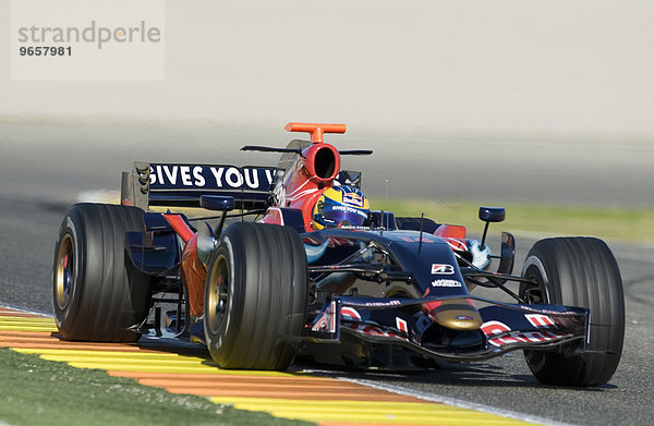 Sebastien BOURDAIS  Frankreich  im Toro Rosso STR2 Formel 1 Boliden auf dem Circuit Ricardo Tormo bei Valencia  Spanien  Europa
