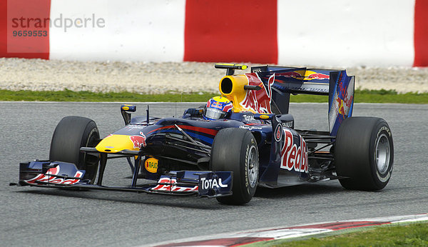 Mark WEBBER  AUS  im Red Bull RB6 Boliden während Formel 1 Testfahrten auf dem Circuito de Catalunya  Spanien  Europa