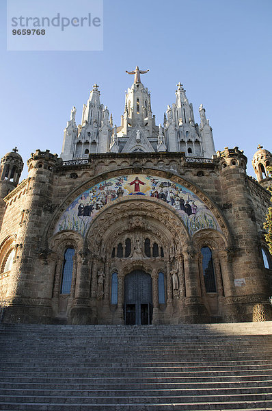 Kirche Sagrado Corazon oder Sagrat Cor auf dem Tibidabo-Berg  Barcelona  Katalonien  Spanien  Europa