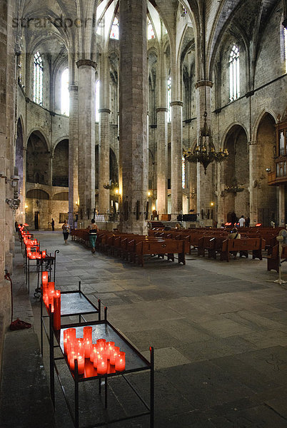 'Innenansicht der Kirche ''Parroquia Santa Maria Del Mar'' in Barcelona  Spanien  Europa'