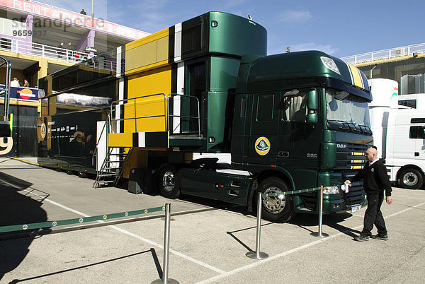 Service Truck des Lotus Formel 1 Team im Paddock des Circuit Ricardo Tormo bei Valencia  Spanien  Europa