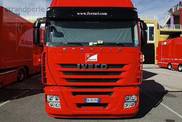 Ferrari Formel 1 Team Trucks im Paddock des Circuit Ricardo Tormo bei Valencia  Spanien  Europa