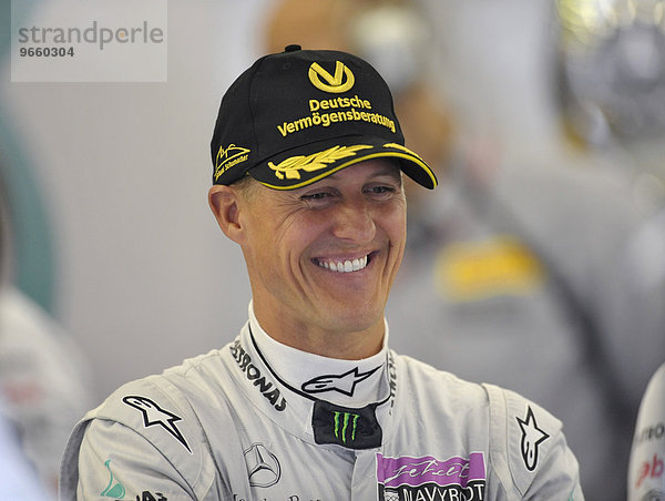 Michael Schumacher  GER  MercedesGP  lächelt  Formel 1  Saison 2011  Großer Preis von Belgien  Spa-Francorchamps  Belgien  Europa