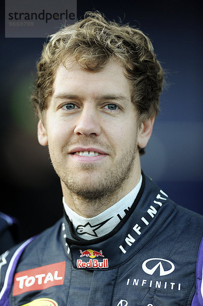 Portrait Sebastian Vettel  Red Bull Racing  Formel-1-Wintertest auf dem Circuito de Velocidad  Jerez de La Frontera  Andalusien  Spanien  Europa