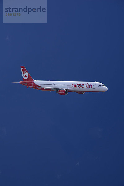 D-ALSA Air Berlin Airbus A321-211 im Flug bei blauem Himmel