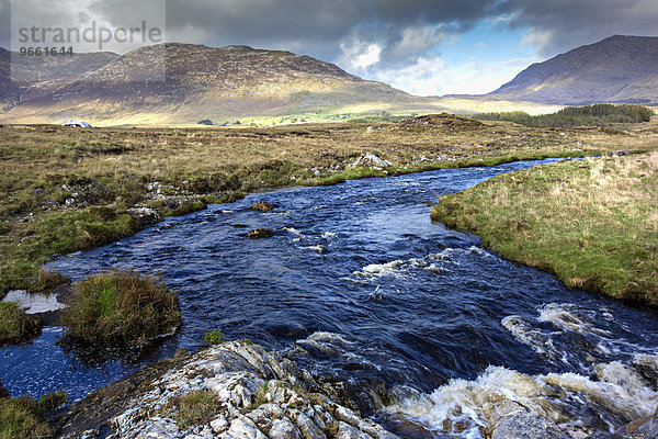 Fluss  Connemara  County Galway  Irland  Europa