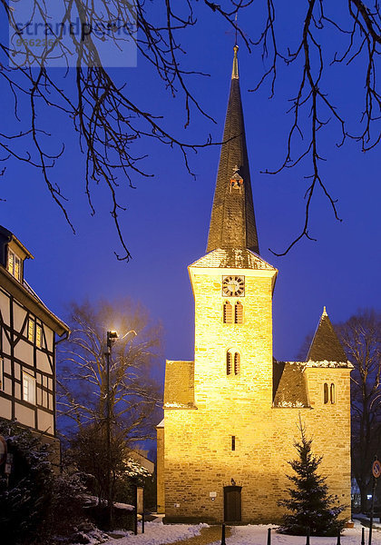 Die Dorfkirche im historischen Dorfzentrum von Wengern  Stadt Wetter  Ruhrgebiet  Nordrhein-Westfalen  Deutschland  Europa