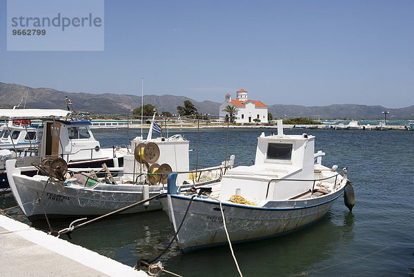 Fischerboote im Hafen  Elafonisos  Ionische Insel  Peloponnes  Griechenland  Europa