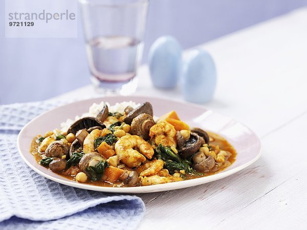 Garnelen-Pilz-Curry mit Reis und Spinat
