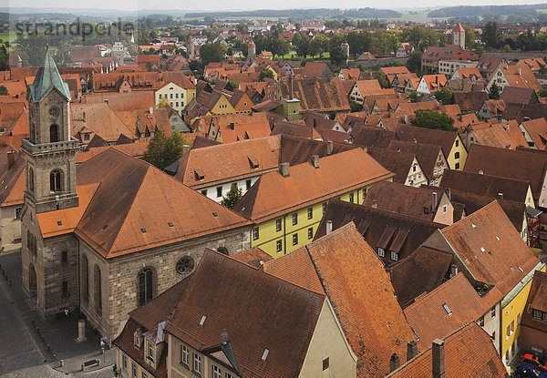 Überblick über die Dächer der mittelalterlichen Stadt  Dinkelsbühl  Franken  Bayern  Deutschland  Europa