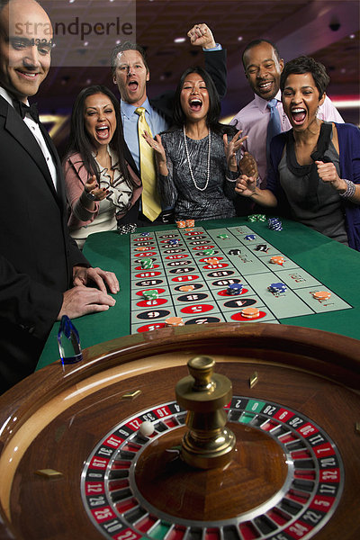 Freundschaft Begeisterung Glücksspiel Casino Tisch Roulette