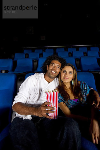 Fröhlichkeit Hispanier Film Theatergebäude Theater Popcorn