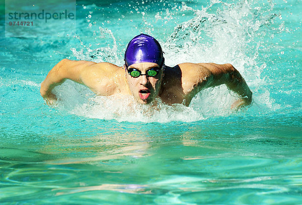 Europäer Training Schwimmbad Schwimmer