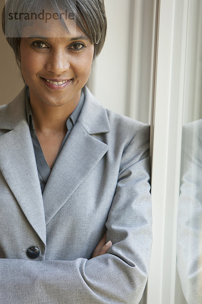 Geschäftsfrau lächeln amerikanisch Ethnisches Erscheinungsbild